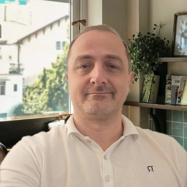 Dr. Marco Riggio